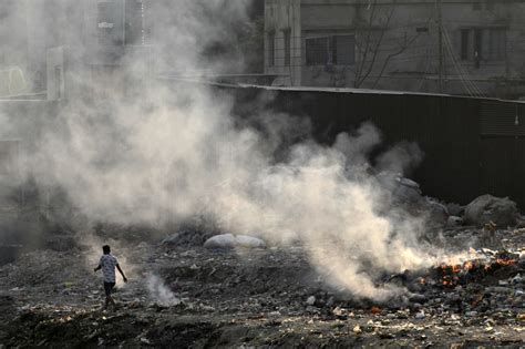 World Bank Says Air Pollution Costs Bangladesh Up to 4.4% of GDP - Bloomberg