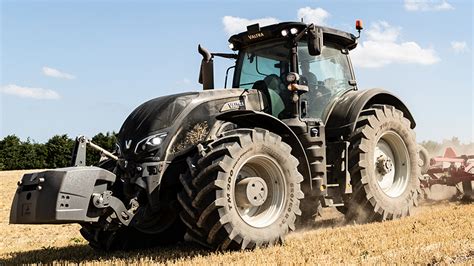 S Series tractors | 290-405 HP for big jobs | Valtra