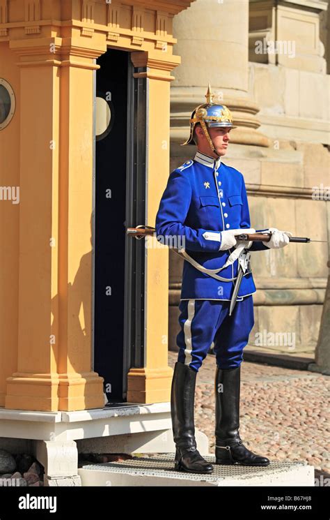 Soldier in uniform, Guards near Royal Palace, Stockholm, Sweden Stock Photo - Alamy