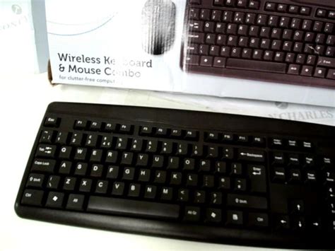 Lot 568: ONN WIRELESS KEYBOARD & MOUSE COMBO - Simon Charles Auctioneers