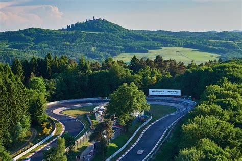 Jazda v zelenom pekle - Nürburgring Nordschleife | PodlahaNews.sk