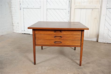 Danish Mid-Century Modern End Table w/ Three Drawers – warehouse 414