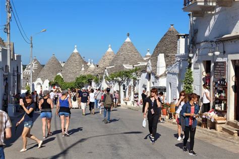 Alberobello town, Italy editorial photography. Image of cone - 111955627