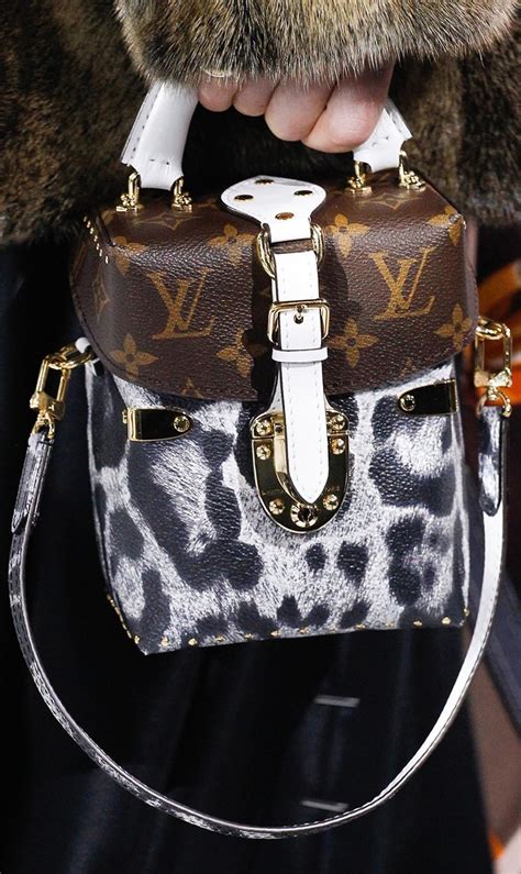 The Urban Satchel Louis Vuitton Bag | semashow.com