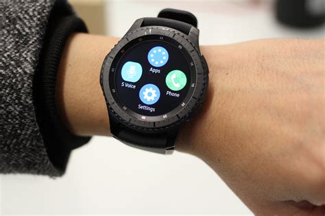 Samsung’s Gear S3 goes a little too big – TechCrunch