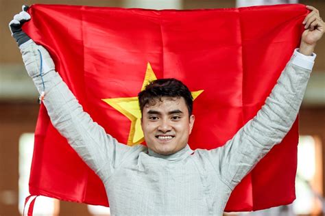 Fencer Vu Thanh An and his team grab the fourth gold medal for Vietnam ...