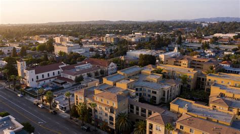 10 Reasons To Move to Fullerton, CA