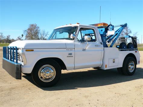 Classic Ford F-350 Wrecker/Tow Truck Very Nice Clean Original Weld ...