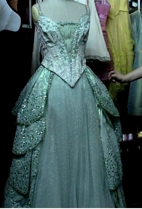 Glinda's Costumes | Wicked Wiki | FANDOM powered by Wikia