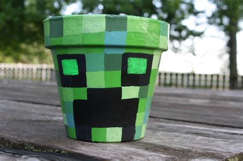 Clay pot with hand painted Creeper from Minecraft. Eyes also glow in the dark~! | Clay pot ...