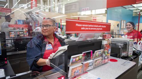 H-E-B thanks full-time and part-time employees with $500 bonuses