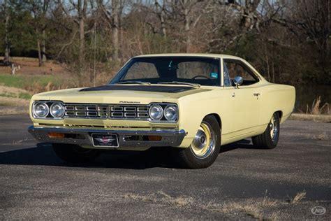 1968 Plymouth Road Runner | Art & Speed Classic Car Gallery in Memphis, TN