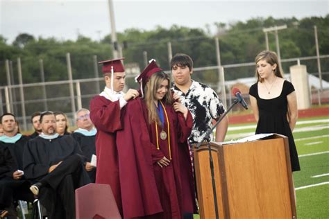 Bowie High School celebrates graduation – Bowie News