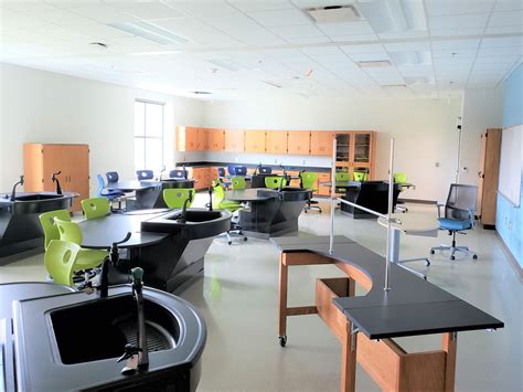 Lucy Garrett Beckham High School | Sheldon Laboratory Systems