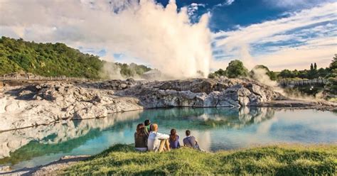 Learn about Rotorua History & Māori Culture | Air NZ