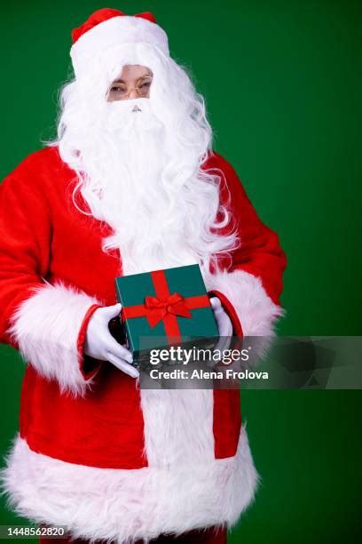 67 Santa Hat Green Screen Stock Photos, High-Res Pictures, and Images - Getty Images