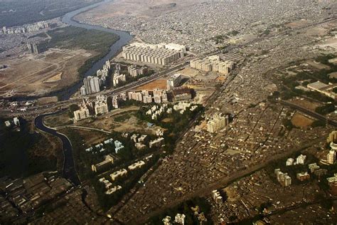 Stock Pictures: Mumbai aerial view - pictures on the way out of Mumbai