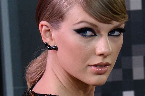 Taylor Swift addresses engagement rumors on Twitter - UPI.com