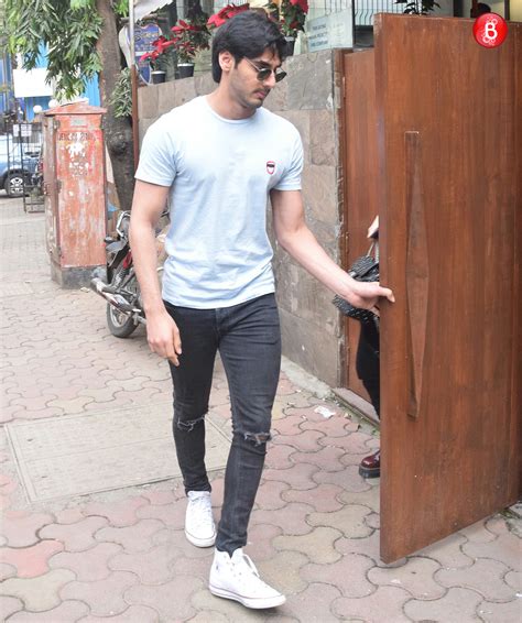 Ahan Shetty papped with a mystery girl yet again? View Pics!