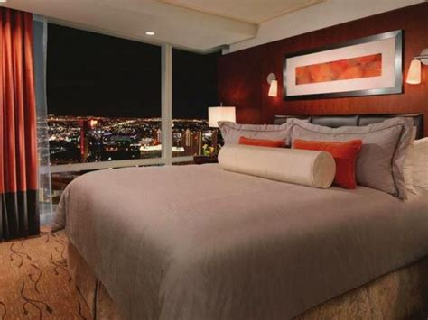 Corner Panoramic Suite – Magellan Luxury Hotels