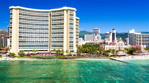 Review: Sheraton Waikiki Hotel & Resort, Honolulu, Hawaii - Executive ...