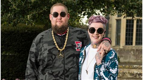 Rag 'n' Bone Man on fame, tattoos and fatherhood - BBC News