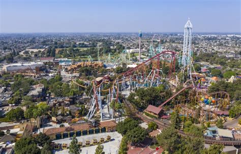 Knott's Berry Farm announces reopening dates - Los Angeles Times