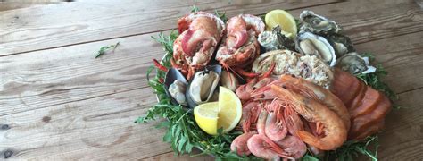 How to display your seafood platter – Colchester Oyster Fishery