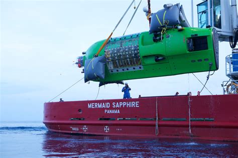 deepsea challenger vessel partners with director james cameron wins award