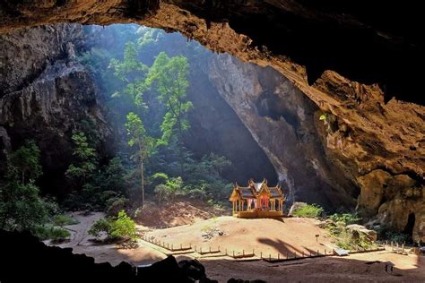 Phraya Nakhon Cave, Hua Hin, Thailand | Insight Guides Blog