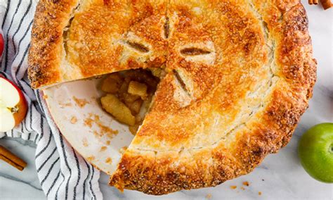 Classic Homemade Apple Pie with a Cream Cheese Crust