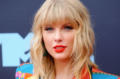 Download Face Close-up Lipstick Blonde Singer American Music Taylor ...