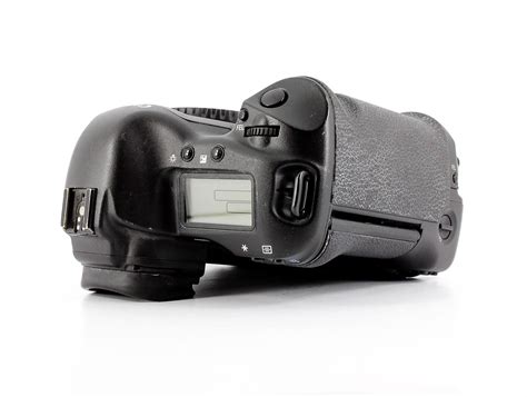 Canon EOS 1DS Mark II 16.7 MP Digital SLR Camera - Lenses and Cameras