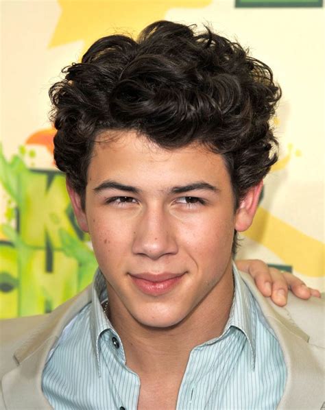 23 Celeb-Approved Curly Hairstyles for Men | Men's curly hairstyles ...