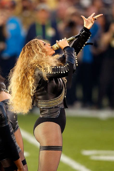 BEYONCE KNOWLES Performs at Pepsi Super Bowl 50 Halftime Show in Santa ...