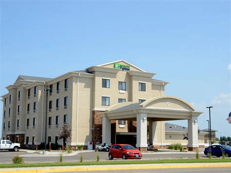 Affordable Pet-Friendly Hotel in Sidney, MT | Holiday Inn Express & Suites Sidney