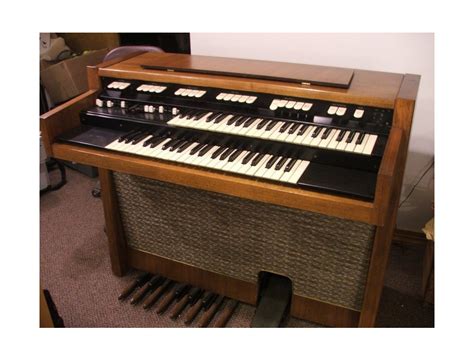 Hammond M-100 Organ Reviews & Prices | Equipboard®