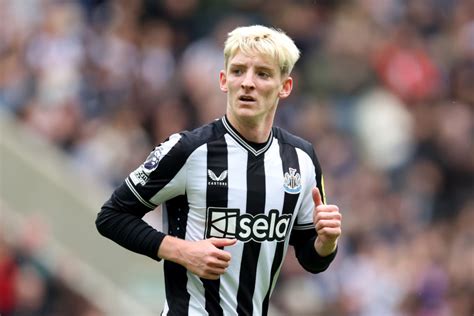 Anthony Gordon should be worried about Newcastle 25-year-old's ...