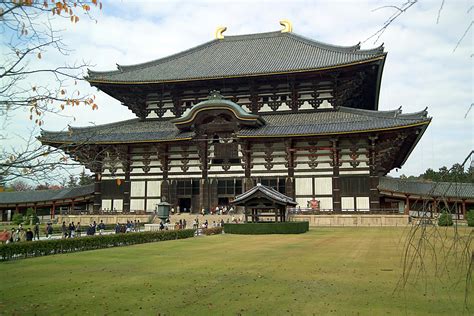 Famous World: Famous Japanese Buildings