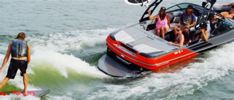 Inboard Ski/Wakeboard Boats