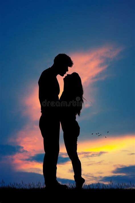 Couple Silhouette Sunset Stock Illustrations – 11,949 Couple Silhouette ...