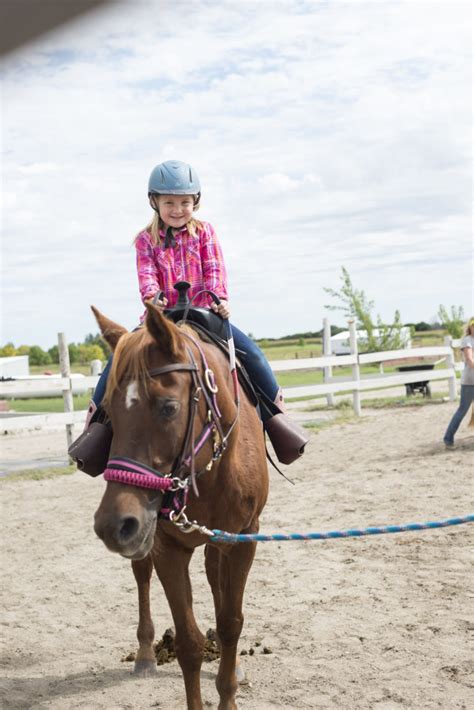 First Horse Riding Lessons of the School Year – Montessori School of ...