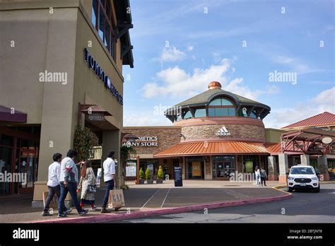 Woodburn premium outlets hi-res stock photography and images - Alamy