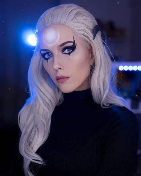 Incredible diana cosplay https://mobile.twitter.com/HelenStiflerGG ...