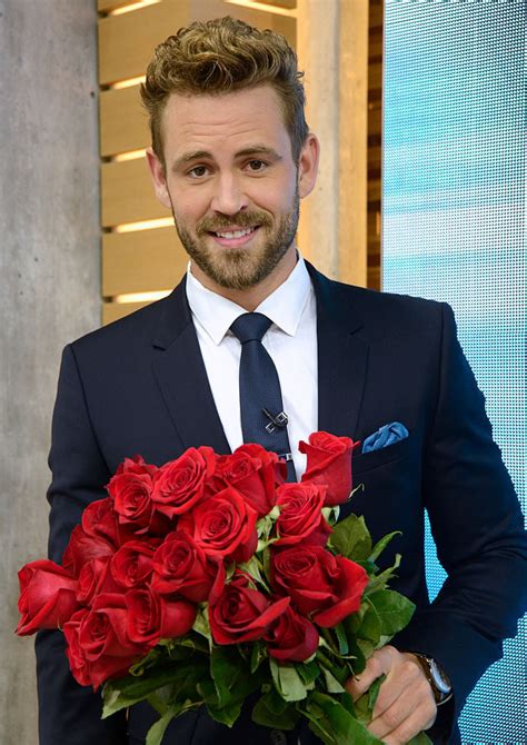 'The Bachelor' Alum Nick Viall Warns Instagram Users to 'Be Careful ...