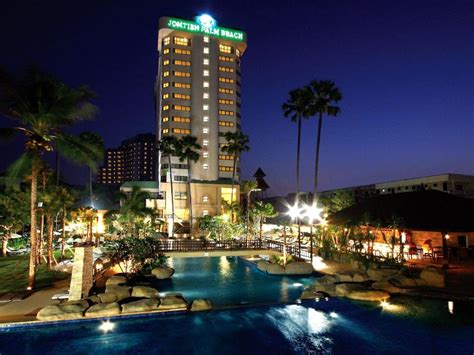 Jomtien Palm Beach Hotel And Resort in Pattaya - Room Deals, Photos & Reviews