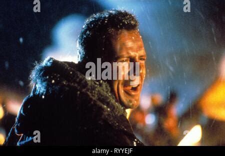 Bruce Willis / Die Hard 2 / 1990 directed by Renny Harlin [20th Stock ...