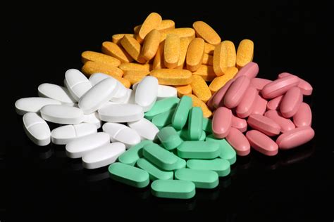 File:Four colors of pills.jpg - Wikipedia