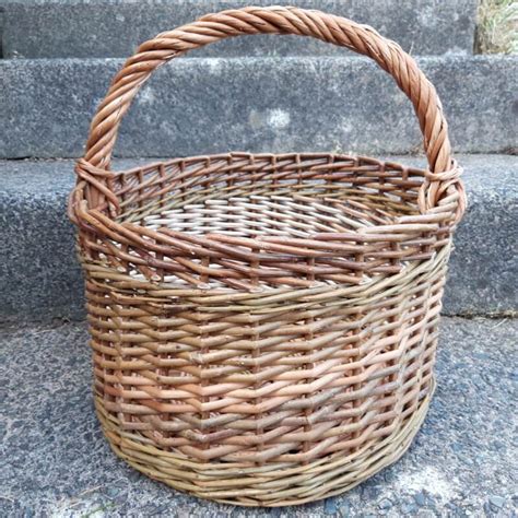 Cleaved willow basket made by Sarah Hatton - Hatton Willow