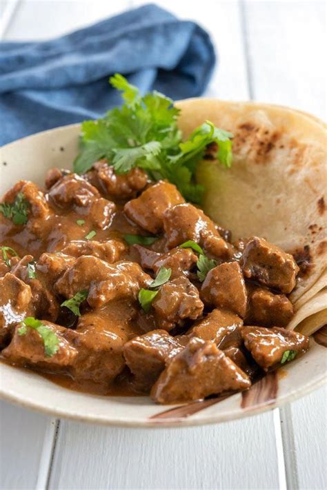 Easy carne guisada recipe - tender chunks of beef in Mexican gravy! Authentic recipe from Texas ...